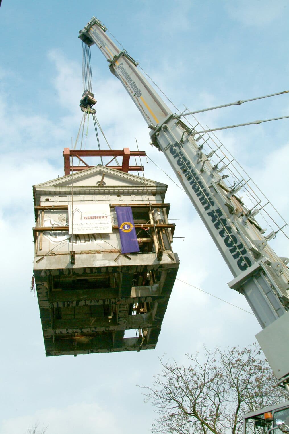 Alfred Toepfer Stiftung F.V.S. - Millerntorwache 2004 Gebäudeversetzung