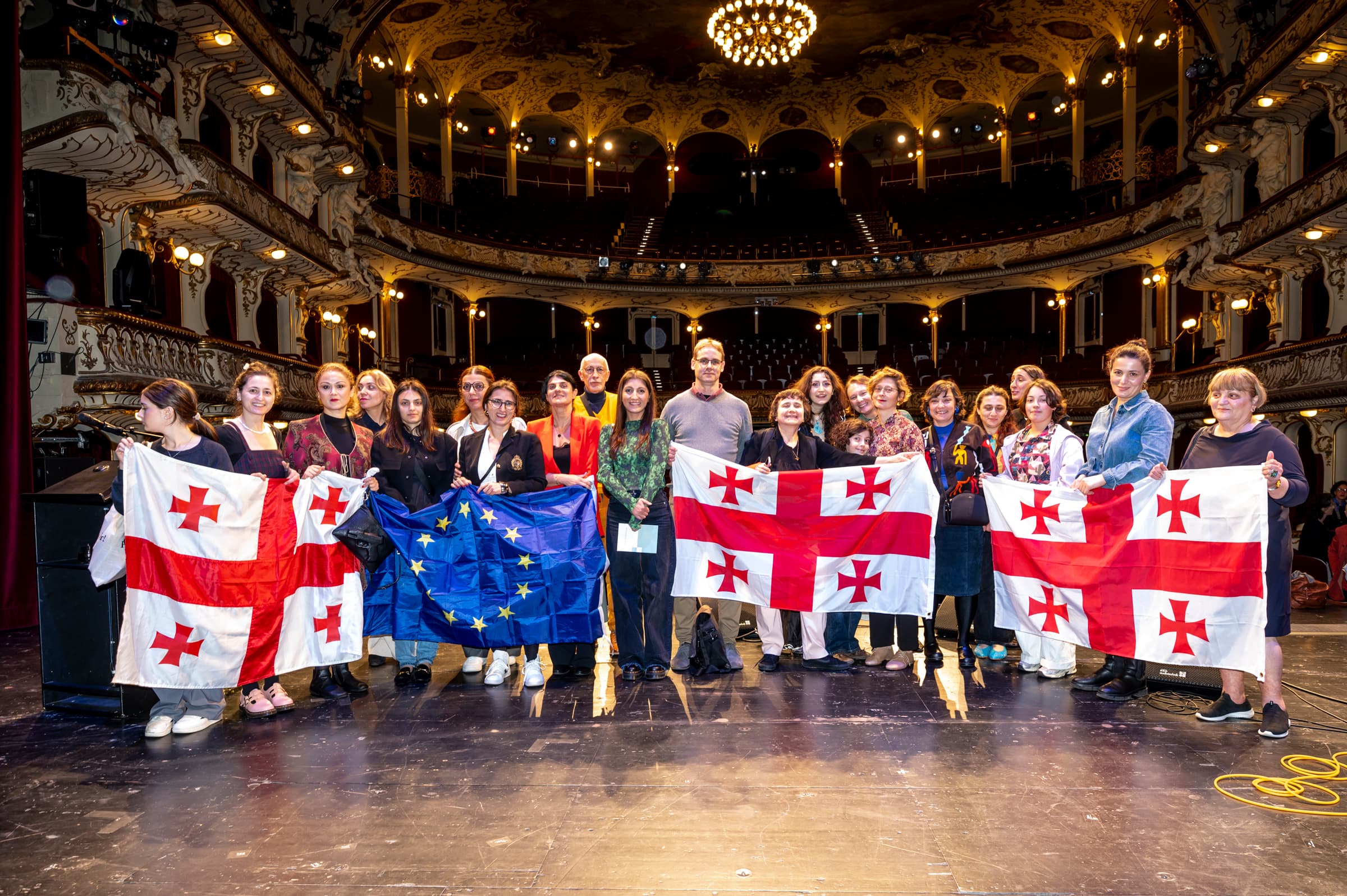 Georgian community with the prizewinner